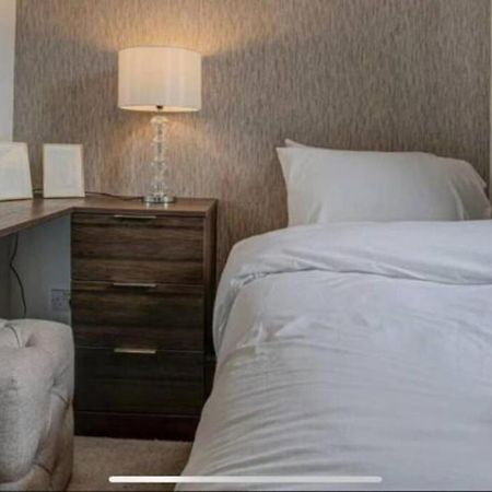 Luxury 4 Bedroom House Manchester Zewnętrze zdjęcie