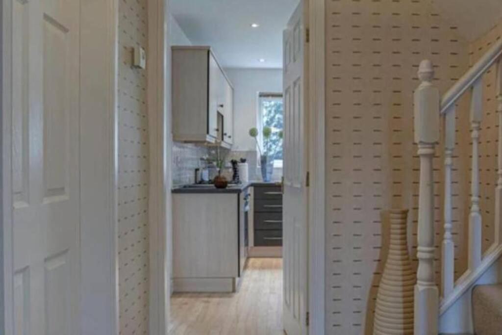 Luxury 4 Bedroom House Manchester Zewnętrze zdjęcie
