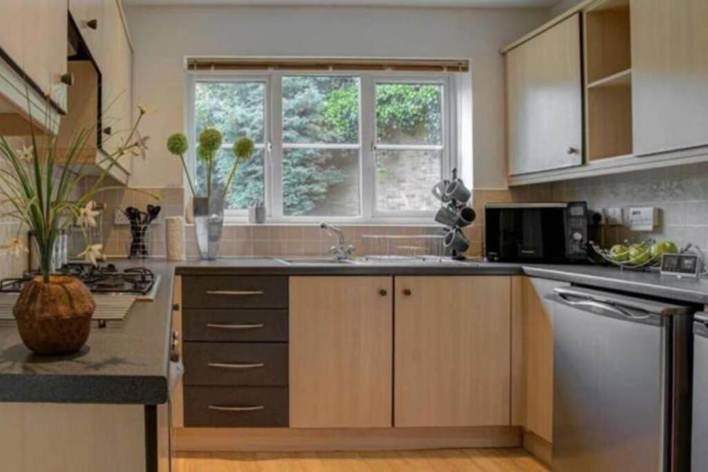 Luxury 4 Bedroom House Manchester Zewnętrze zdjęcie