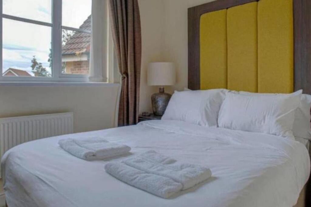 Luxury 4 Bedroom House Manchester Zewnętrze zdjęcie