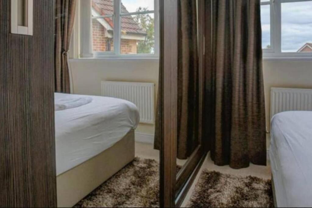 Luxury 4 Bedroom House Manchester Zewnętrze zdjęcie